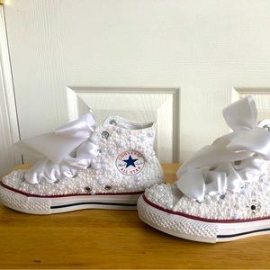 White pearls converse